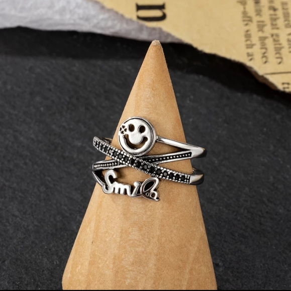 Silver 925 SMILE Ring - Picture 2 of 8